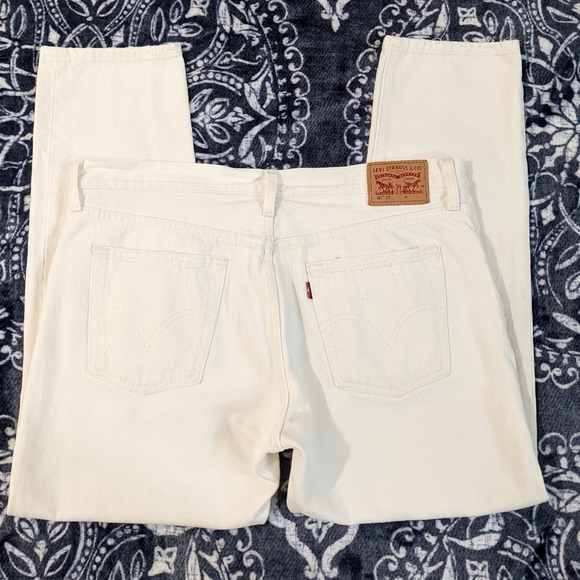 Levi's White 501 CT Customized & Tapered Distressed Crop Cotton Button Fly Jeans - Picture 15 of 16